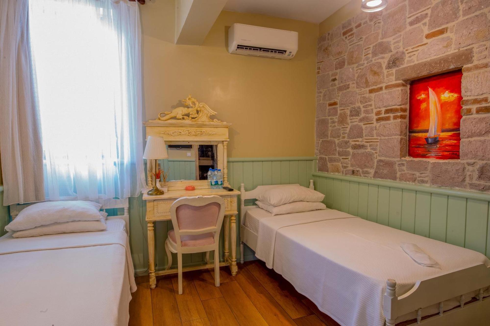 Cunda Mor Limon Otel Айвалик Екстер'єр фото