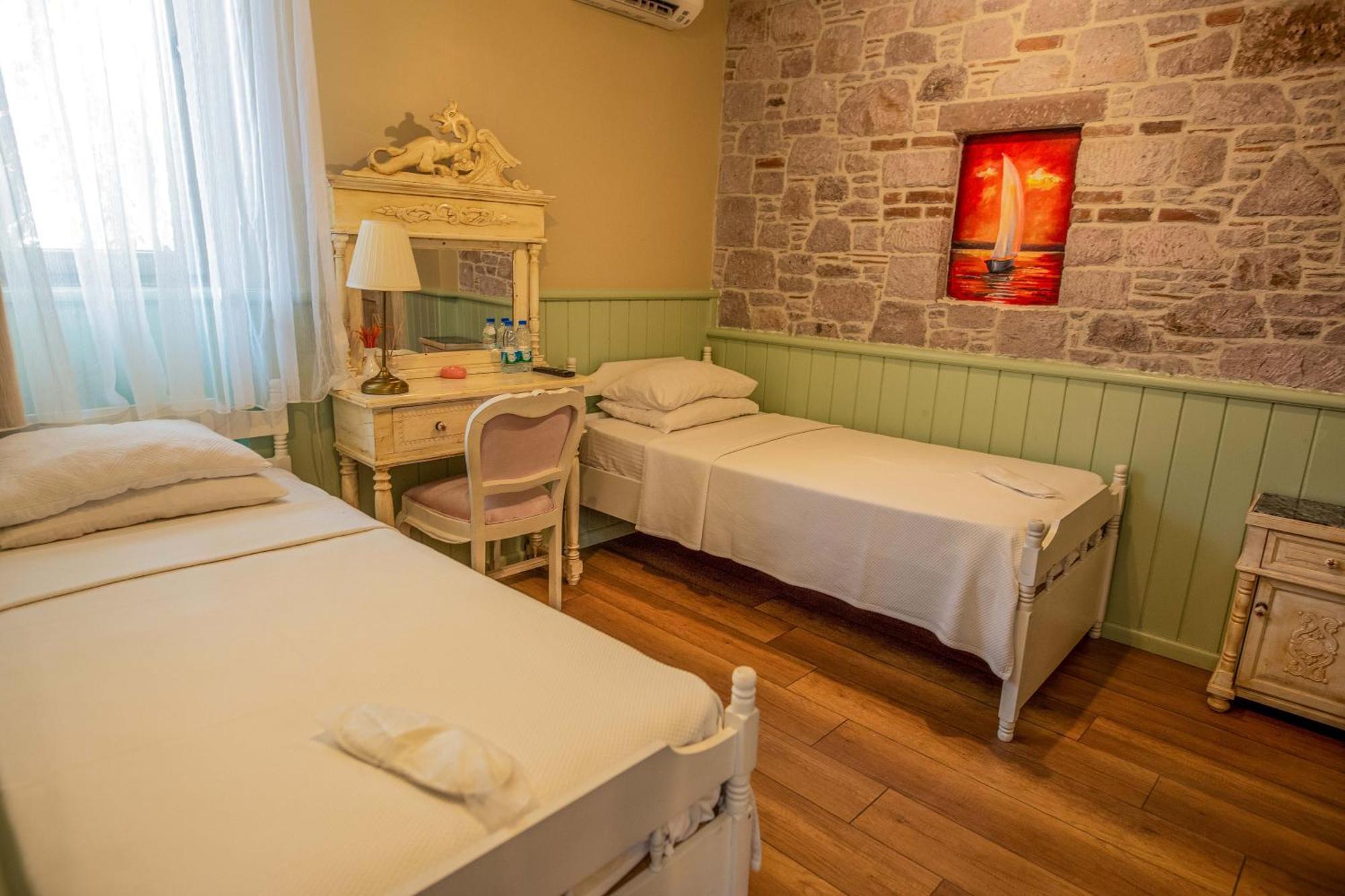 Cunda Mor Limon Otel Айвалик Екстер'єр фото