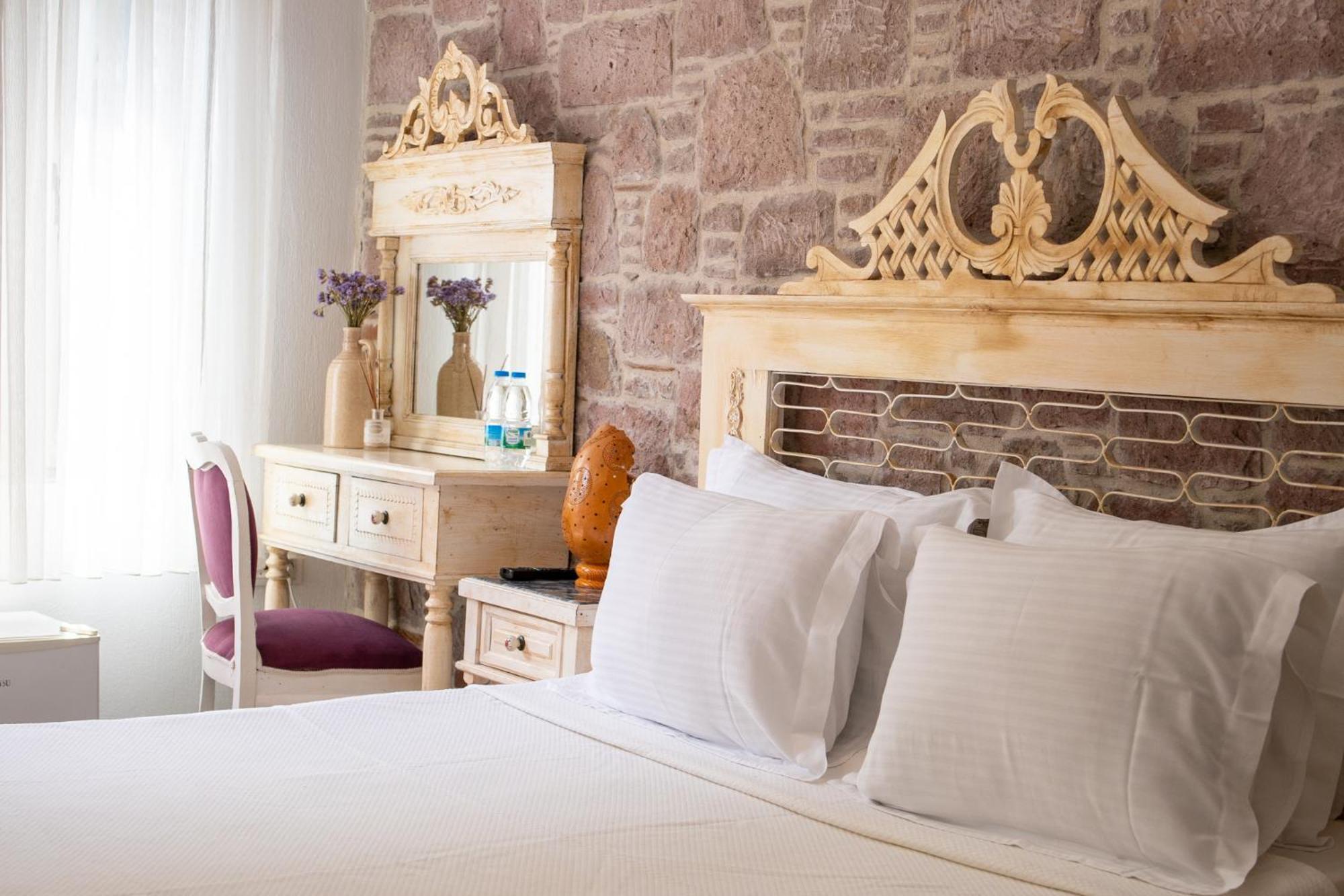 Cunda Mor Limon Otel Айвалик Екстер'єр фото