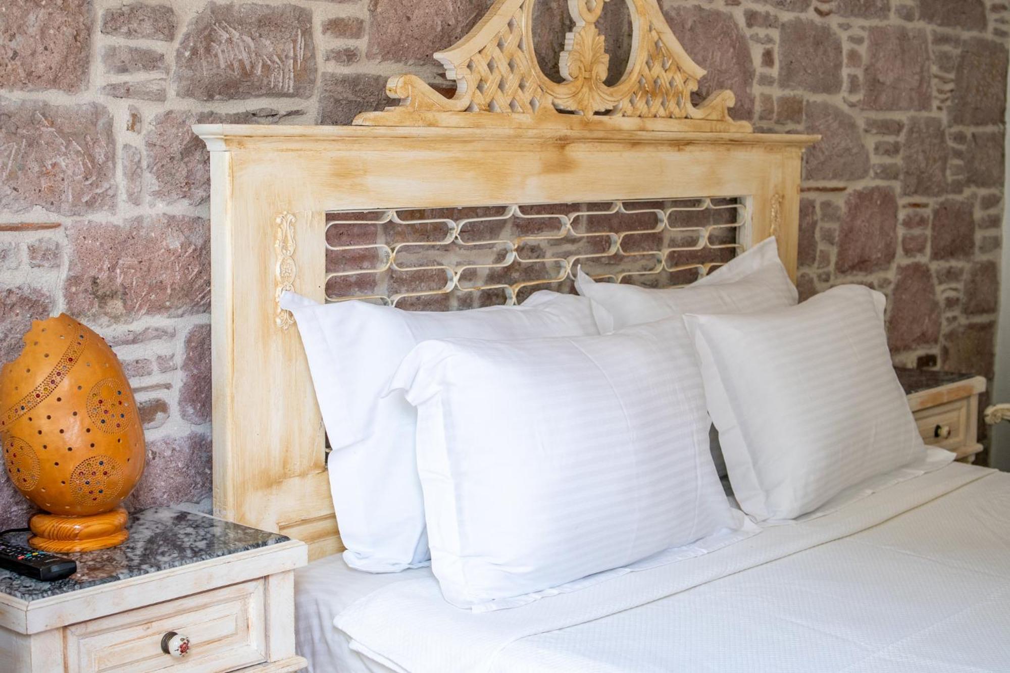 Cunda Mor Limon Otel Айвалик Екстер'єр фото