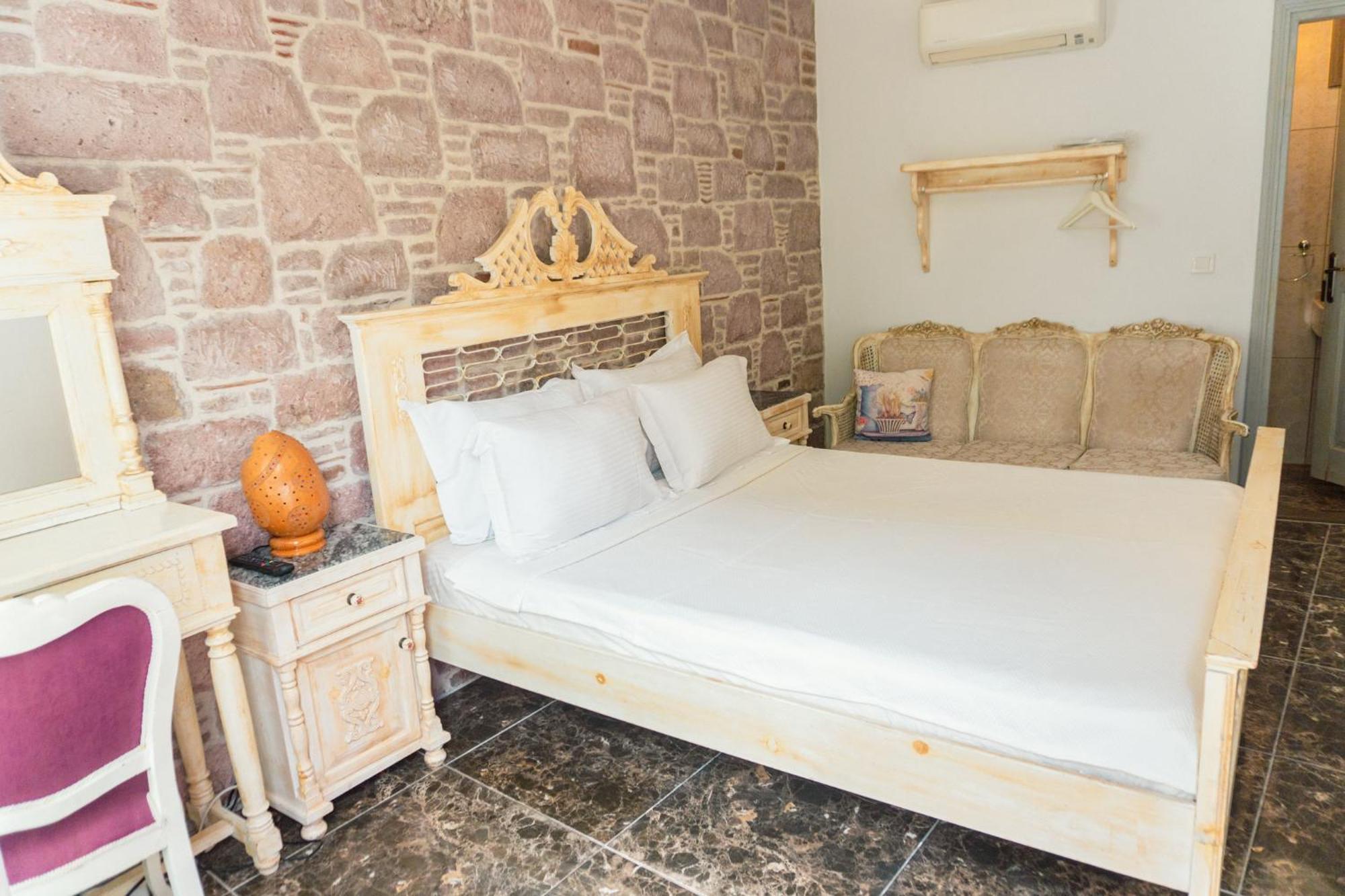 Cunda Mor Limon Otel Айвалик Екстер'єр фото